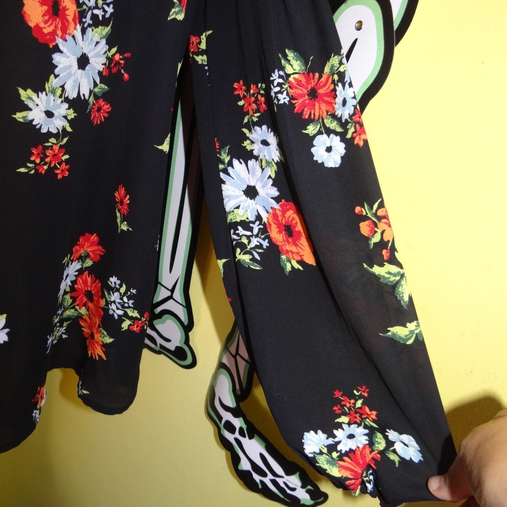 Philosophy Black Floral Blouse Top - Picture 3 of 5